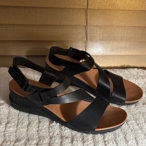 Baretraps Black Strappy Wedge Sandals